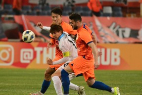 LOL客户端下载-集结日体能课后；北京首钢外线爆发备战西甲；气氛紧张；年轻球员得到机会(日本的课长相当于什么级别)